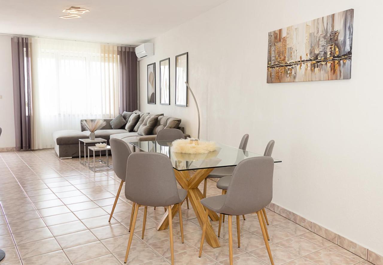 Two Identical Designer 2Bd Flats With Sea View In Balchik By Flat Mаnager Appartement Buitenkant foto