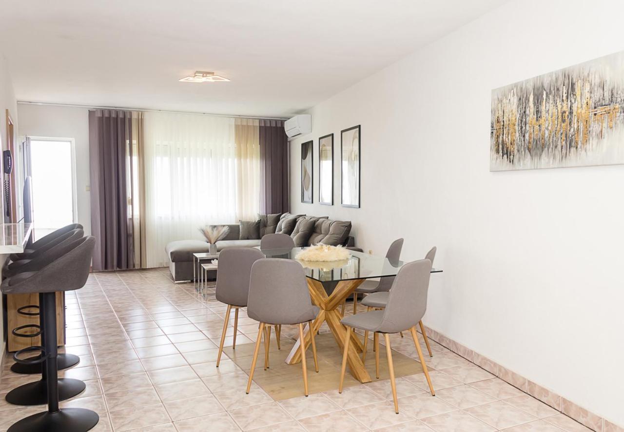 Two Identical Designer 2Bd Flats With Sea View In Balchik By Flat Mаnager Appartement Buitenkant foto