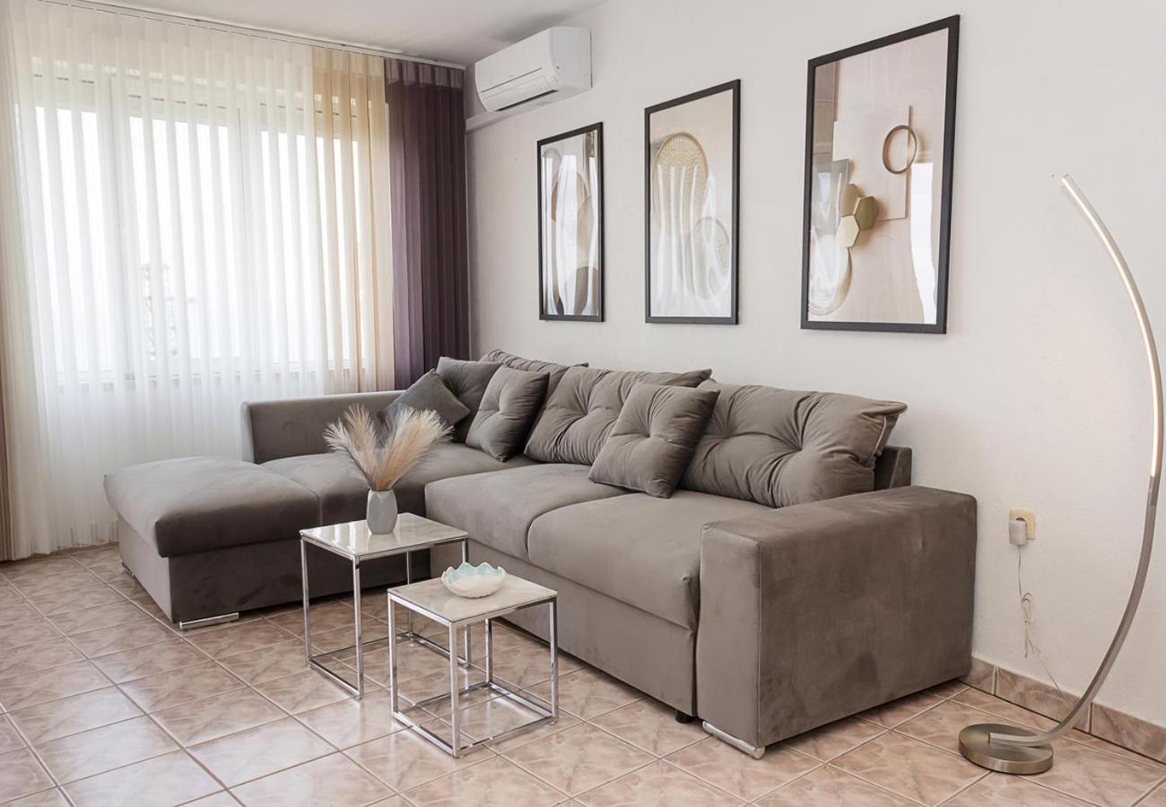 Two Identical Designer 2Bd Flats With Sea View In Balchik By Flat Mаnager Appartement Buitenkant foto